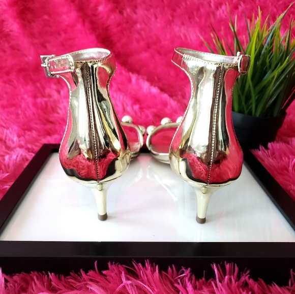 WOMEN'S HEELS - Picture 3 of 6